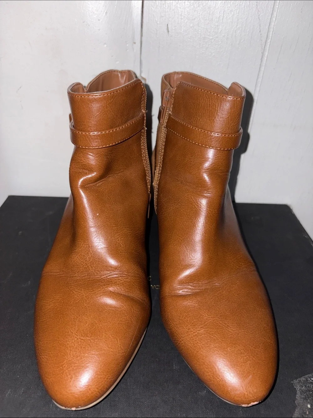 Women's Bass Leather Ankle Boots with Low Heel size 8M